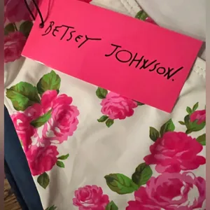 Betsey Johnson One Piece Ruffle Floral Swimsuit Padded Love Always Size XL NWT thumbnail 9