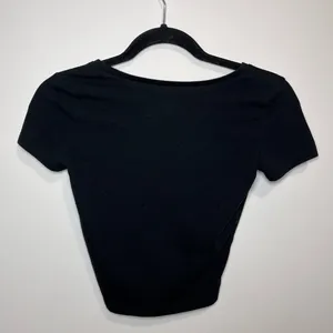 Wild Fable Little Black Shirt Women’s V-Neck Short Sleeve Crop Top T-Shirt Sz XS EUC thumbnail 3