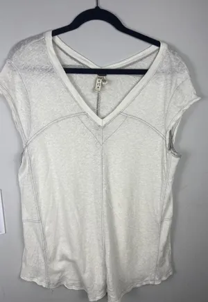 We The Free by Free People Linen Blend Raw Hem V-Neck Tee XS Off White Distresse thumbnail 1