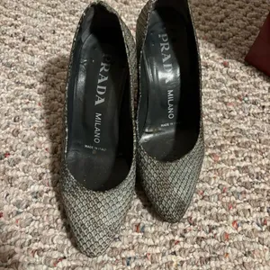 Prada Vintage Python Scales Skin Leather Pumps- Size 35 thumbnail 7