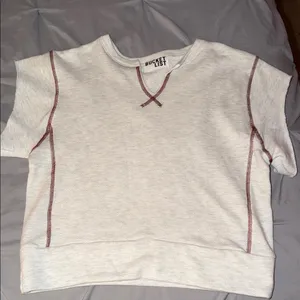 NWOT BUCKETLIST Heather Cream Sleeveless Sweatshirt with Red Accents thumbnail 1