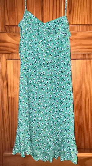 Floral Green Dress Size M thumbnail 1
