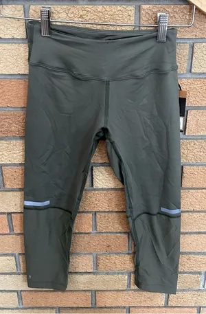 NWT Nobull Running Crop Leggings Athletic Women’s Size XS Army Green thumbnail 1