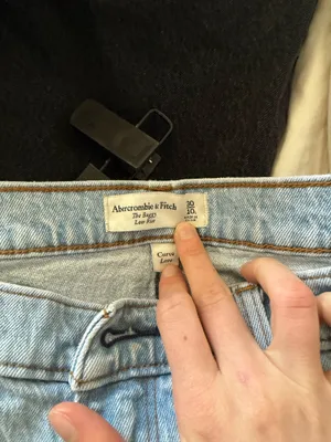 Abercrombie Low Rise Baggy Jeans Long thumbnail 3
