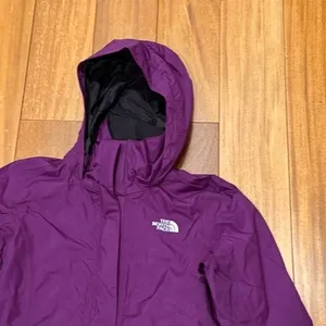 The North Face HyVent Rain Jacket Womens Purple Waterproof‎ Hooded XS thumbnail 2
