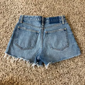 Abercrombie & Fitch Annie High Rise Festival Jean Shorts Size 0 / 25 Waist thumbnail 2