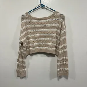 Hollister Beige tan and White Cropped beach casual Sweater Size XS thumbnail 5