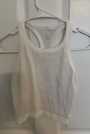 Lululemon tank thumbnail 1