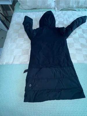 Lululemon Cold As‎ Fluff Parka Black size 6 thumbnail 3