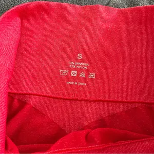 NVGTN Candy Apple Contour Seamless Leggings Size Small Red thumbnail 9