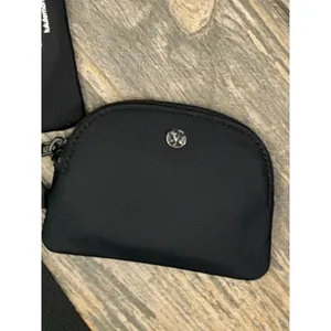 NWT Lululemon Dual Pouch Wristlet Los Angeles Black LW9FMGS‎ Ipod Change Case thumbnail 6