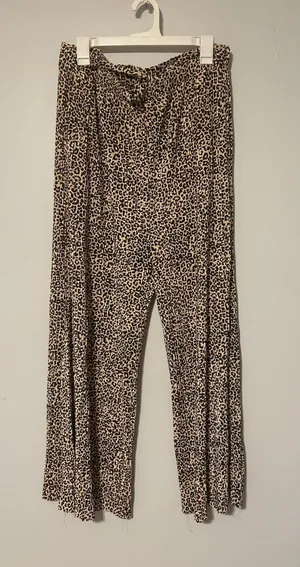 Serra Leopard Print Plisse Style Flowy Dress Pants thumbnail 1
