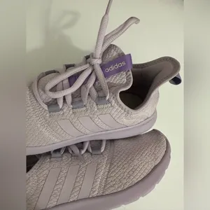 Adidas woman’s Sneakers in Soft Lavender thumbnail 5