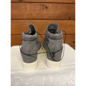 Universal Thread Gray Faux Suede Booties Sz 6.5 NWT thumbnail 3