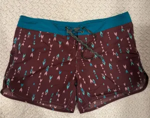 Patagonia Women’s size 12 Maroon and Teal Patterned Shorts thumbnail 1