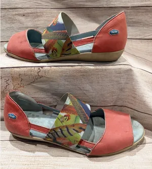 39 (US 8) Cloud Footwear Canary Comfort Sandal Red Safari Caliber Leather thumbnail 1