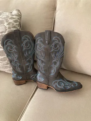Brown Leather Western Boots with Blue Embroidery thumbnail 3