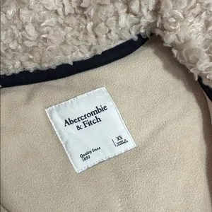 Abercrombie & Fitch Cinched Drama Curly Half-Zip Pullover jacket EUC thumbnail 6