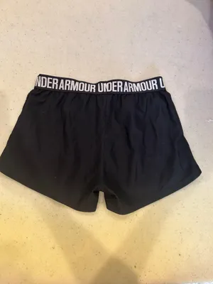 Under Armour black  shorts thumbnail 2