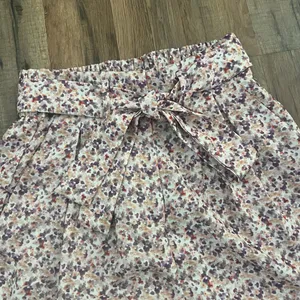 ZARA Printed High Waisted Paper Bag Shorts thumbnail 8