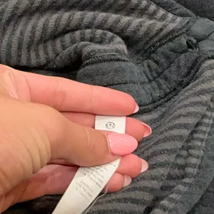 Lululemon sweatshirt thumbnail 4