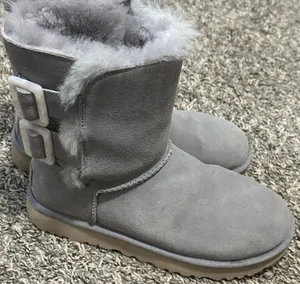 UGG Women’s 7 Grey thumbnail 1