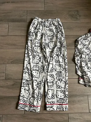 Hello Kitty White Pajama Set with Black Print and Pink Piping thumbnail 8