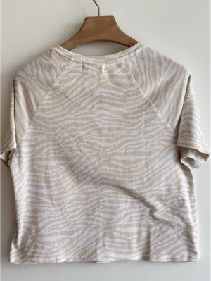 KIKIT Zebra Print Short Sleeve Top Beige White Stretch Size Medium thumbnail 5