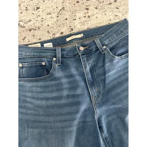 Levi's Premium Baggy Dad Jeans Womens 30x30 Mid Rise Wide Leg Medium Wash thumbnail 2