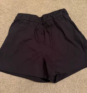 Lululemon Shorts thumbnail 1