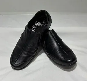 Taos black leather comfort loafers Size 8.5 thumbnail 1