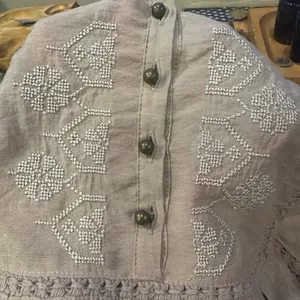 EUC DRESS BARN CREAM FLOWY BAT 🦇 sleeve with embroidery & lace ornaments Sz 3XL thumbnail 12
