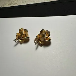 Signed Pastelli Rose Flower Gold Tone Vintage Clip On Clip-on Earrings thumbnail 10