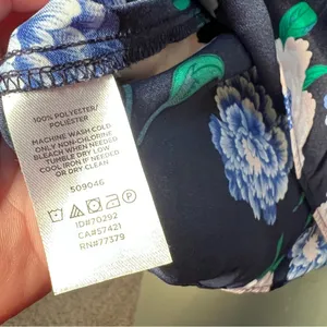 Ann Taylor Women's Size Medium Sleeveless V-Neck Blouse Navy Blue Pink‎ Floral thumbnail 10