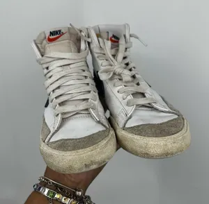 Nike White Blazers Women’s Size 8 thumbnail 2
