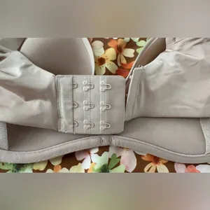 SKIMS nude bra size 40DDD thumbnail 8