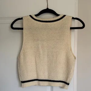 Debut Cream and Black Knit Crop Top thumbnail 3
