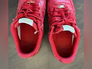 Nike Air Force 1 AF1 Valentine's Day Limited Edition Red Sneakers US Size 9 thumbnail 6