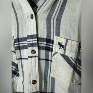 Abercrombie‎ & Fitch Plaid Flannel Shirt Womens M Cream Navy Button Down thumbnail 7