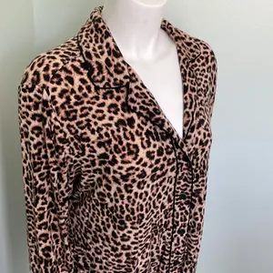 Soma Pajama Top Sleep Shirt Leopard Button Down L thumbnail 2