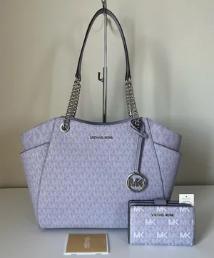 Michael Kors Purse & Wallet thumbnail 1
