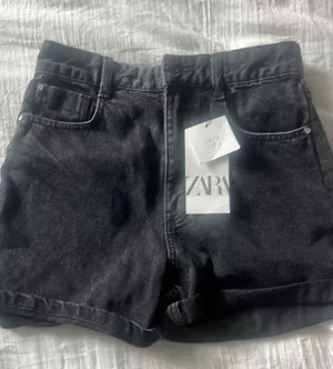ZARA Black Shorts thumbnail 1