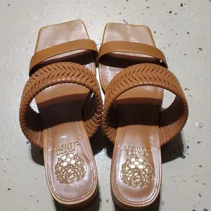 Brown Vince camuto sandals. size 9M thumbnail 2