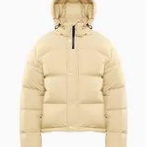 NWOT - Aritzia Super Puff Shorty in Light Yellow size small thumbnail 12