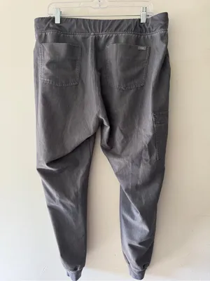 FIGS Women's Zamora‎ Jogger Scrub Pants in Graphite thumbnail 7