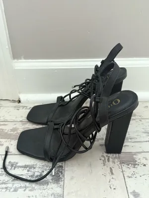 olivia jaymes black heels Size 7.5 thumbnail 5