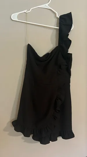 NWOT DO+BE One Shoulder Black Ruffle Romper  thumbnail 1