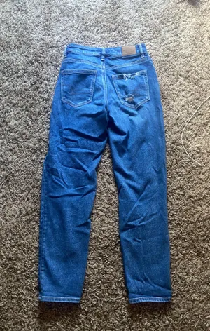 American Eagle Mom Jeans thumbnail 2