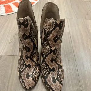 Steve Madden booties thumbnail 3