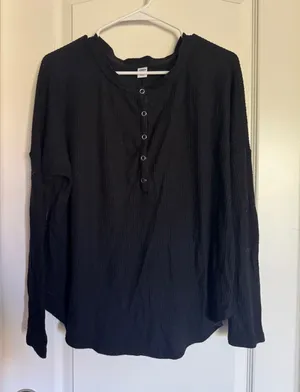 Old Navy Black Long-Sleeve Textured Henley / B34 thumbnail 1